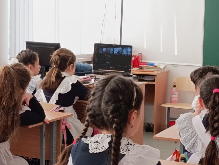 "Разговоры о важном" в 3Б классе "Год защитника Отечества".